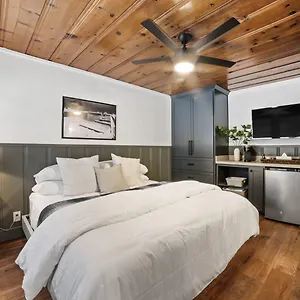 https://luxury-cabin-in-the-heart-of-south-lake-tahoe-vikingsholm.insouthlaketahoe.com